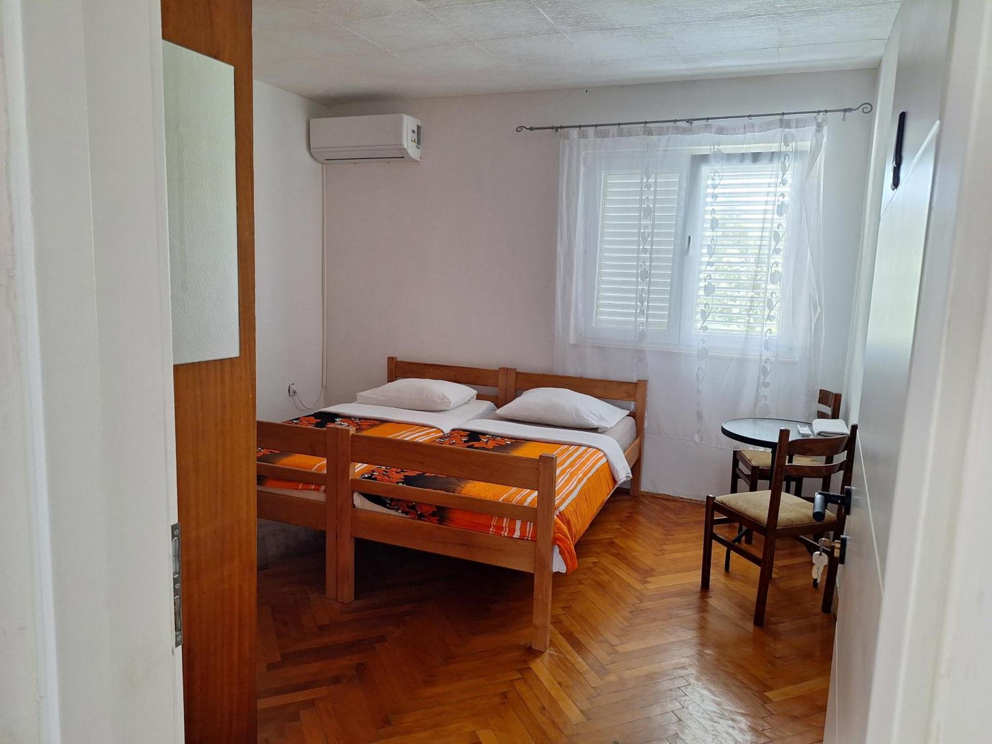 Hostel Melada Dom Zara Esterno foto